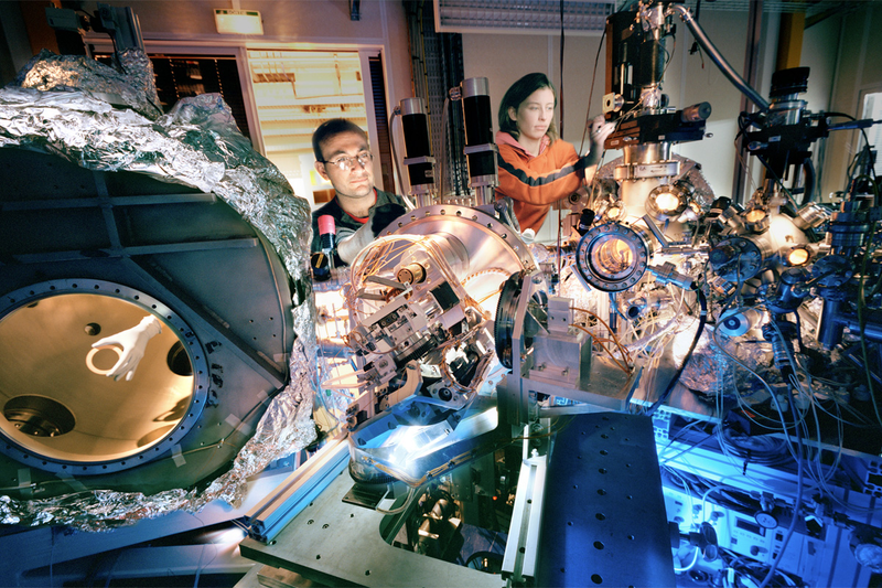 Illustration for article titled Inside the Most Futuristic Science Labs in the World